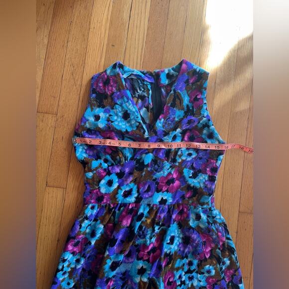 70s Vintage Blue Floral Fuzzy Bright Floral Terry Cloth Dress - Picture 5 of 6